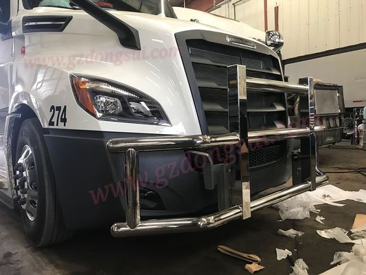 Color plata del guardia de 304 del acero inoxidable ciervos del camión para Freightliner Cascadia