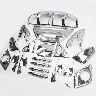 Astilla plástica amistosa del equipo de Chrome del coche de Eco y color negro para Hilux Revo 2015+