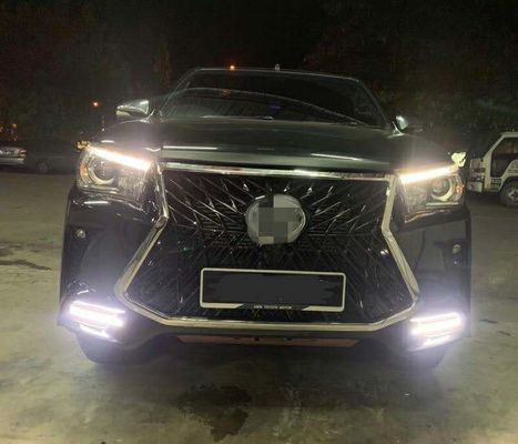 Cambio negro de Kit For Toyota Hilux Revo de la carrocería a Lexus
