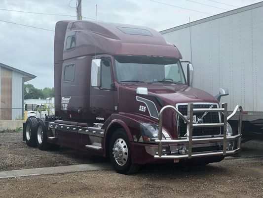 Fábrica de Dongsui Precio original de estilo nuevo y duro Semi camión Bumper Deer Guards para Freightliner Cascadia For Volvo Internacional Prostar Kenworth Peterbilt Mack Pinnacle