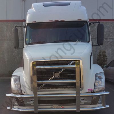 Dongsui Factory Tough Norteamericano estilo clásico Semi Truck Bumper Deer Guards para el carguero Cascadia For Volvo Internacional Prostar Kenworth Peterbilt Mack Pinnacle