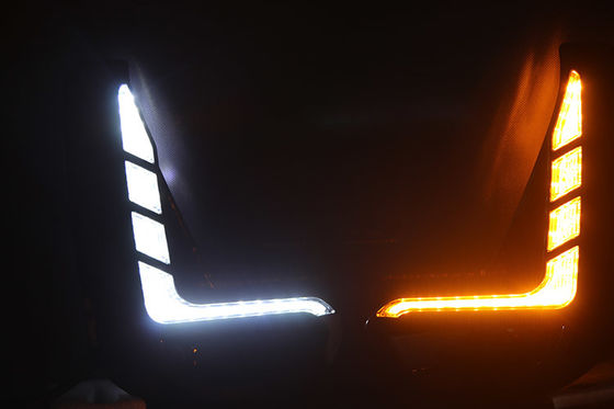Lámpara de niebla de luz diurna para Toyota Hilux Revo 2021