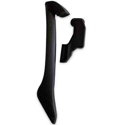 Camioneta negra con snorkel