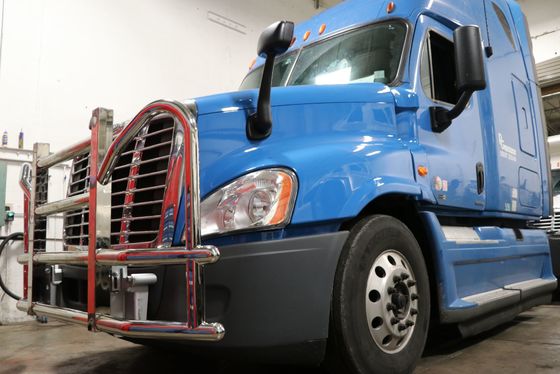 Factory Outlet 304 Protector de ciervo de parachoques de acero inoxidable para International Prostar Freightliner Cascadia