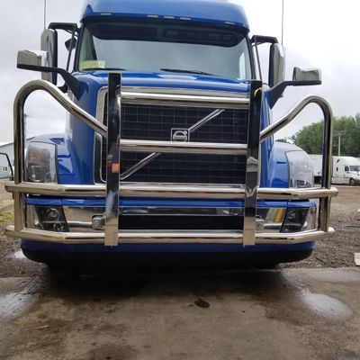 Dongsui Fábrica Clásica robusta de América del Norte Fábrica precio original Nuevo camión de estilo Semi Bumper Guardas de venado para el carguero Cascadia For Volvo Internacional Prostar Kenworth Peterbilt Mack Pinnacle