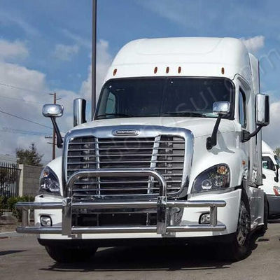 Dongsui Fabrica clásico duro de la fábrica de América del Norte precio original nuevo estilo Semi Truck Bumper Deer Guards Para Freightliner Cascadia For Volvo Internacional Prostar Kenworth Peterbilt Mack Pinnacle