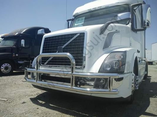Dongsui Fabrica clásico duro de la fábrica de América del Norte precio original nuevo estilo Semi Truck Bumper Deer Guards Para Freightliner Cascadia For Volvo Internacional Prostar Kenworth Peterbilt Mack Pinnacle
